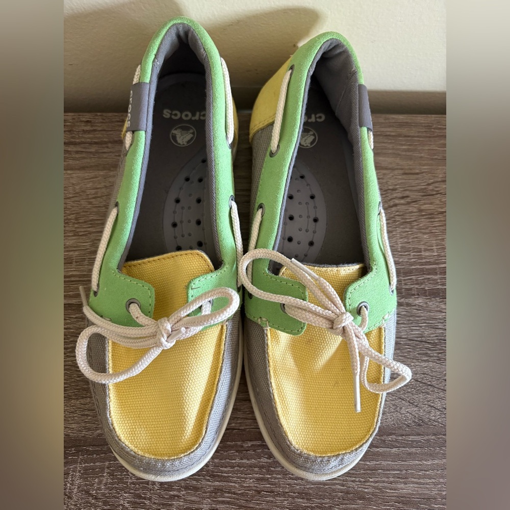 Crocs Walu Women’s Boat Shoes Loafers Multicolor Size 6